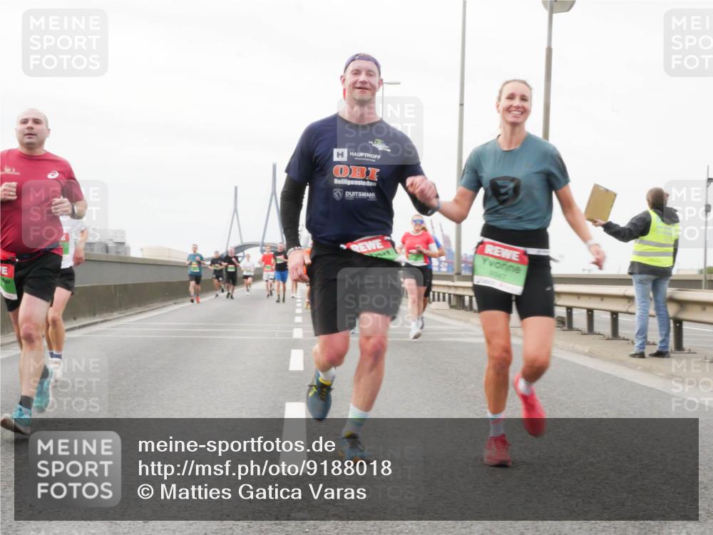 03.10.2025 - Köhlbrandbrückenlauf Matties Gatica Varas http://msf.ph/oto/9188018 03.10.2025 15:52:32 Position 3 9347 meine-sportfotos.de