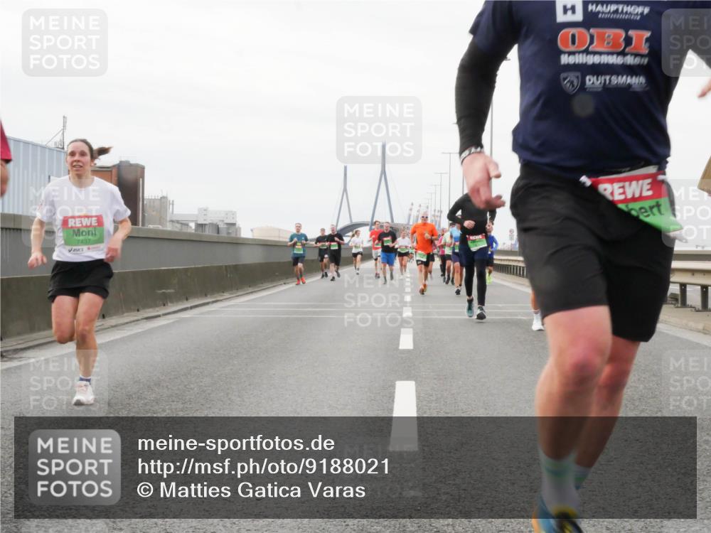 03.10.2025 - Köhlbrandbrückenlauf Matties Gatica Varas http://msf.ph/oto/9188021 03.10.2025 15:52:33 Position 3 7437 meine-sportfotos.de