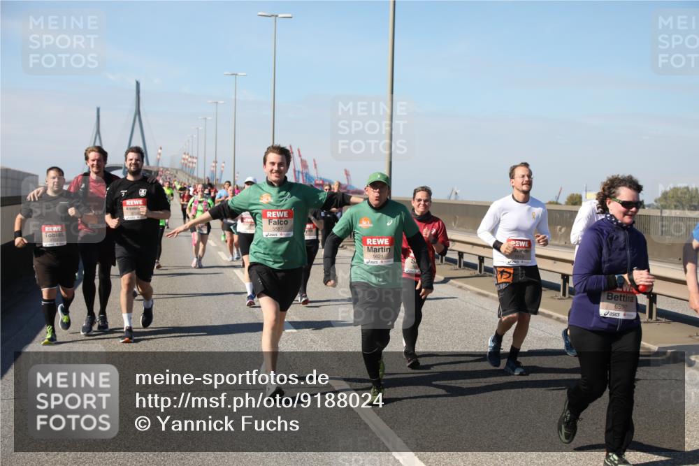 03.10.2025 - Köhlbrandbrückenlauf Yannick Fuchs http://msf.ph/oto/9188024 03.10.2025 12:07:21 Position 3 5587, 5621, 6597 meine-sportfotos.de