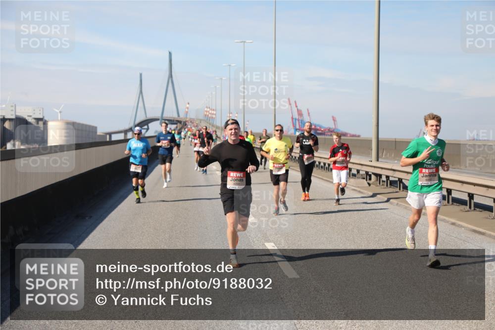 03.10.2025 - Köhlbrandbrückenlauf Yannick Fuchs http://msf.ph/oto/9188032 03.10.2025 11:46:48 Position 3  meine-sportfotos.de