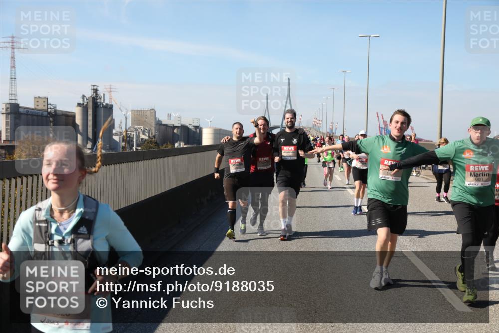 03.10.2025 - Köhlbrandbrückenlauf Yannick Fuchs http://msf.ph/oto/9188035 03.10.2025 12:07:22 Position 3 6526, 5621 meine-sportfotos.de