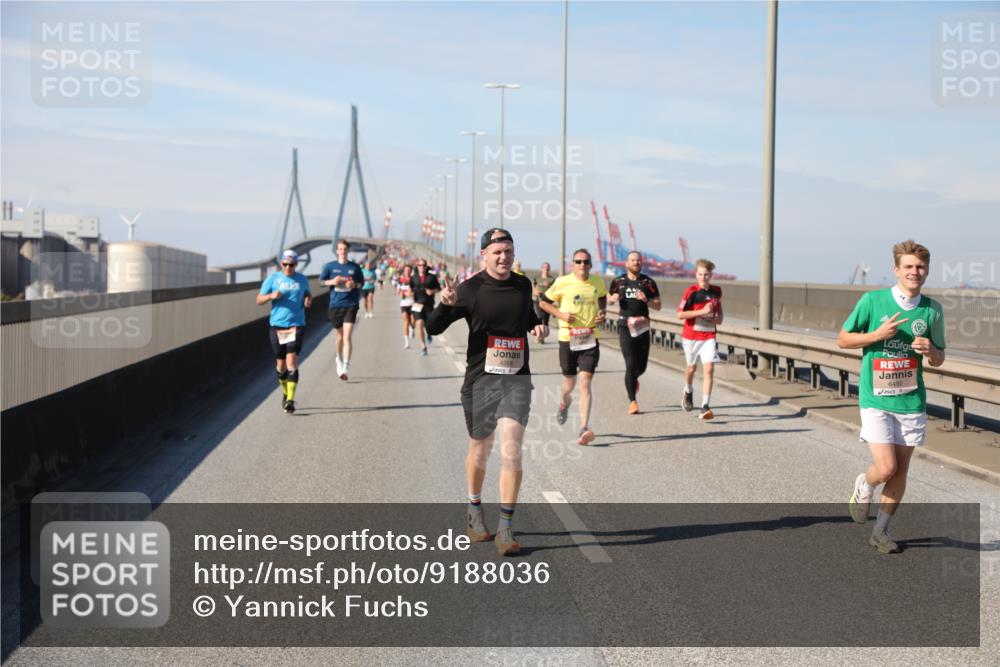 03.10.2025 - Köhlbrandbrückenlauf Yannick Fuchs http://msf.ph/oto/9188036 03.10.2025 11:46:48 Position 3 4268, 6492 meine-sportfotos.de