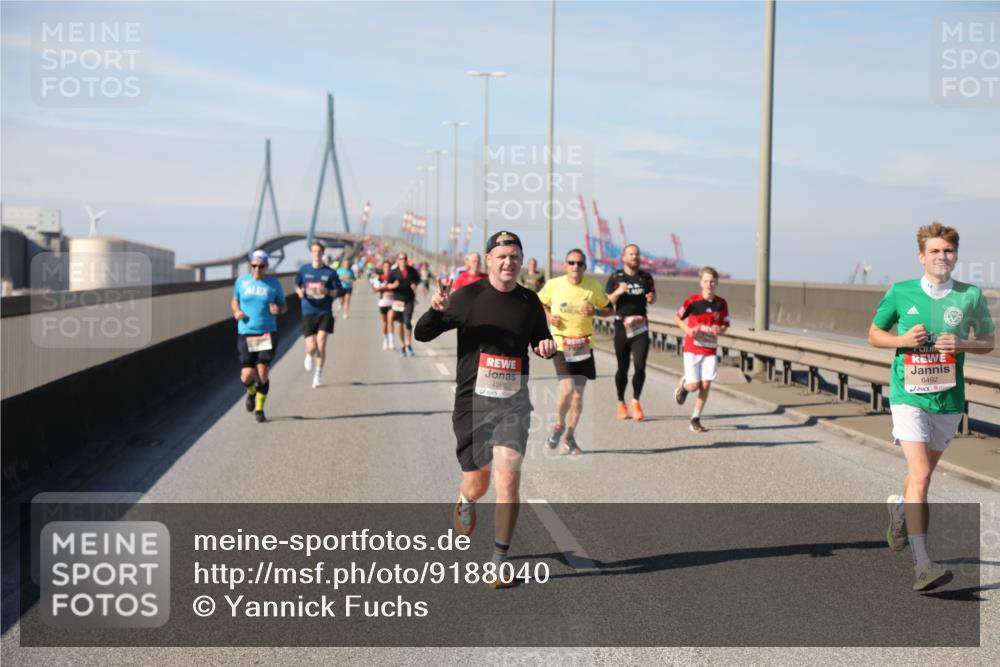 03.10.2025 - Köhlbrandbrückenlauf Yannick Fuchs http://msf.ph/oto/9188040 03.10.2025 11:46:48 Position 3 4268, 6492 meine-sportfotos.de