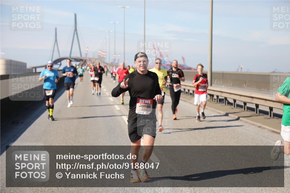 03.10.2025 - Köhlbrandbrückenlauf Yannick Fuchs http://msf.ph/oto/9188047 03.10.2025 11:46:49 Position 3 4268 meine-sportfotos.de