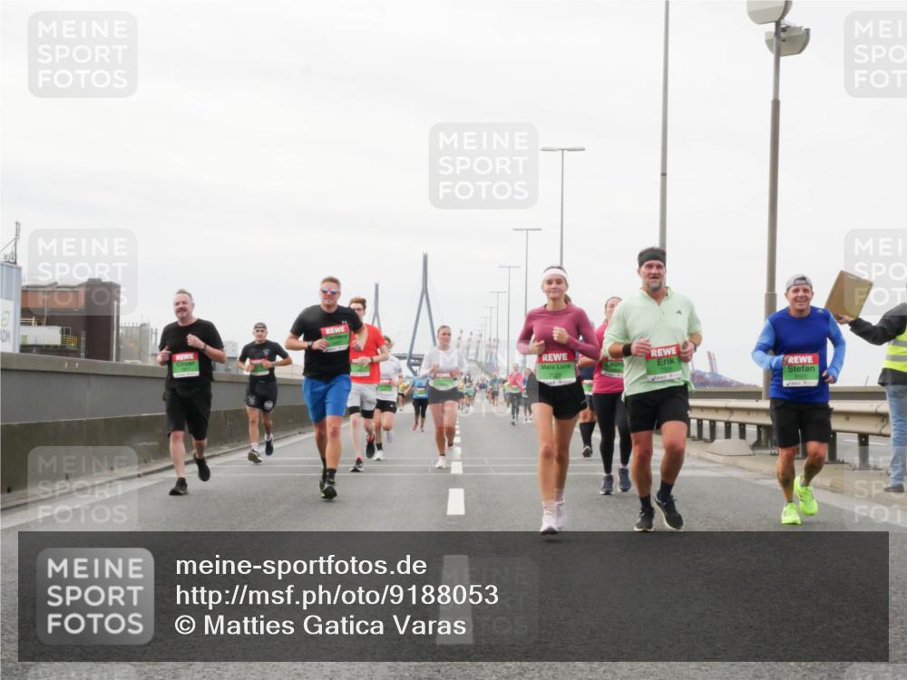 03.10.2025 - Köhlbrandbrückenlauf Matties Gatica Varas http://msf.ph/oto/9188053 03.10.2025 15:52:41 Position 3  meine-sportfotos.de