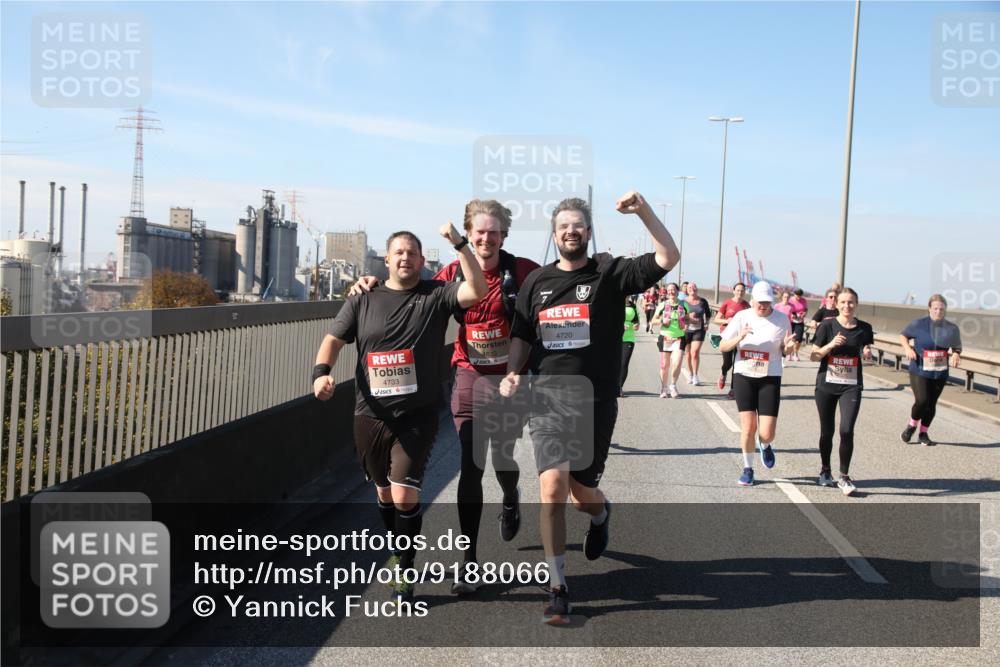 03.10.2025 - Köhlbrandbrückenlauf Yannick Fuchs http://msf.ph/oto/9188066 03.10.2025 12:07:23 Position 3 4733, 4720 meine-sportfotos.de