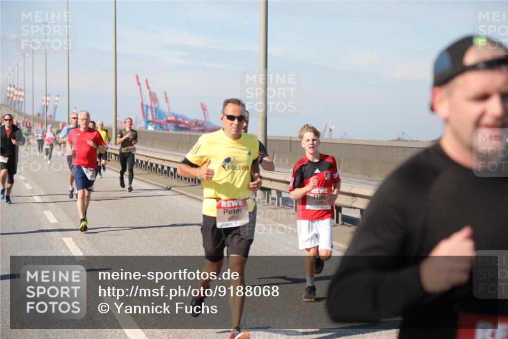 03.10.2025 - Köhlbrandbrückenlauf Yannick Fuchs http://msf.ph/oto/9188068 03.10.2025 11:46:50 Position 3 4337, 4085 meine-sportfotos.de