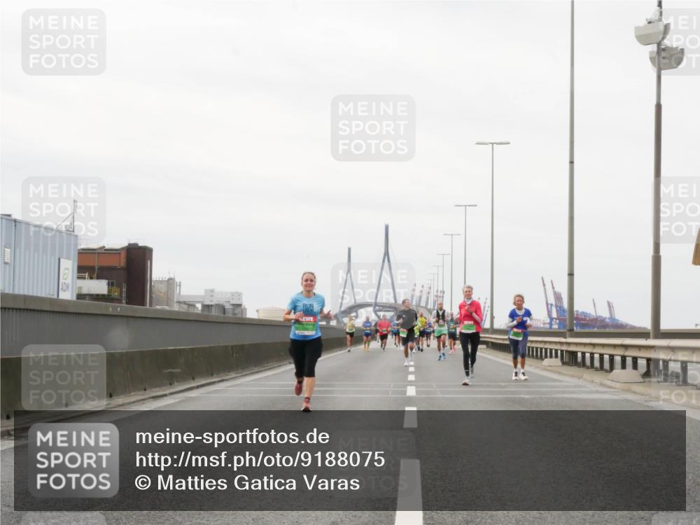 03.10.2025 - Köhlbrandbrückenlauf Matties Gatica Varas http://msf.ph/oto/9188075 03.10.2025 15:52:49 Position 3  meine-sportfotos.de