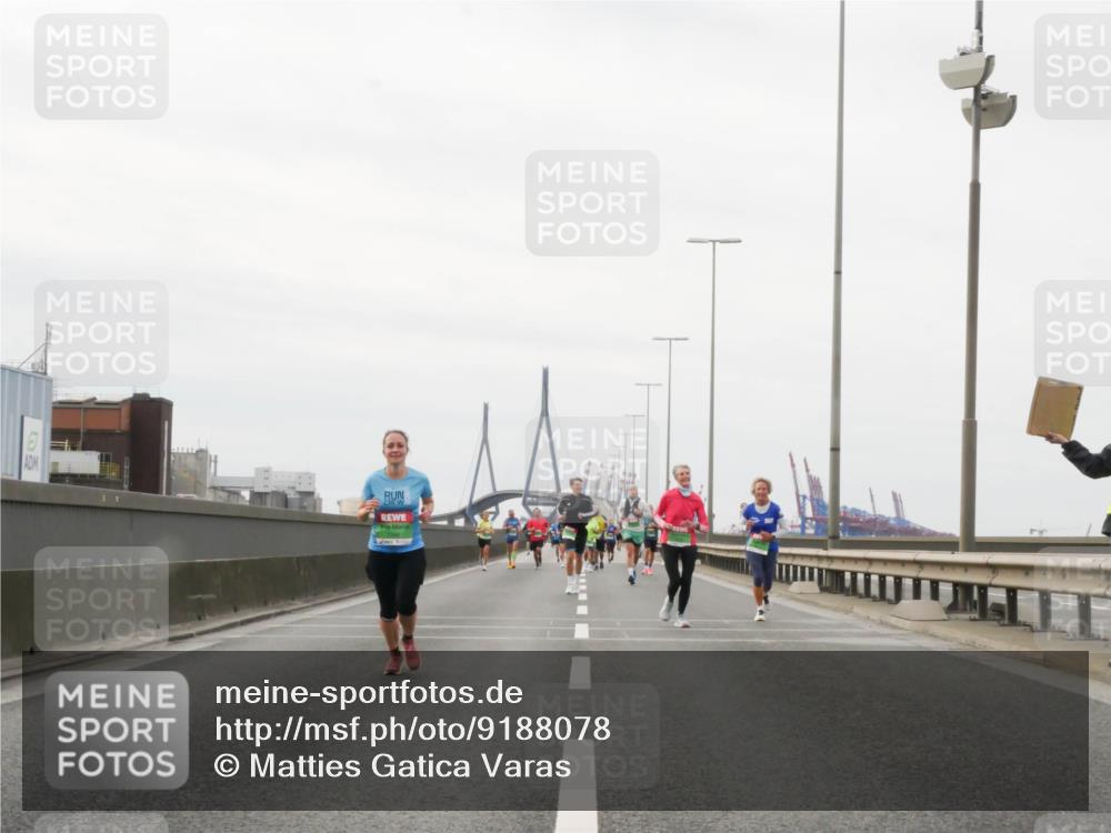 03.10.2025 - Köhlbrandbrückenlauf Matties Gatica Varas http://msf.ph/oto/9188078 03.10.2025 15:52:49 Position 3  meine-sportfotos.de