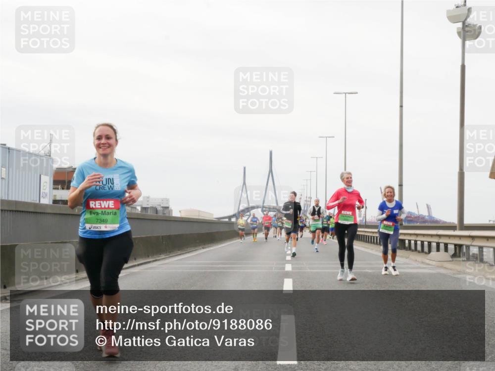 03.10.2025 - Köhlbrandbrückenlauf Matties Gatica Varas http://msf.ph/oto/9188086 03.10.2025 15:52:51 Position 3 7349 meine-sportfotos.de