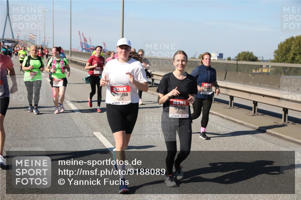 03.10.2025 - Köhlbrandbrückenlauf Yannick Fuchs http://msf.ph/oto/9188089 03.10.2025 12:07:25 Position 3 4574, 4575 meine-sportfotos.de