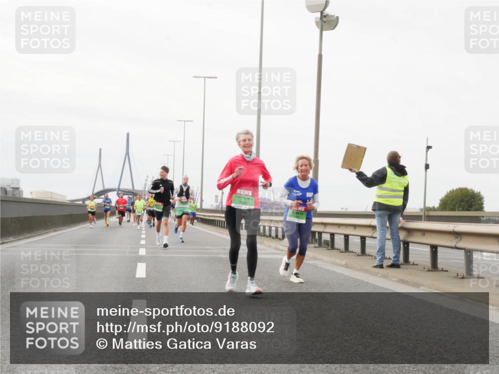 03.10.2025 - Köhlbrandbrückenlauf Matties Gatica Varas http://msf.ph/oto/9188092 03.10.2025 15:52:53 Position 3 7205 meine-sportfotos.de