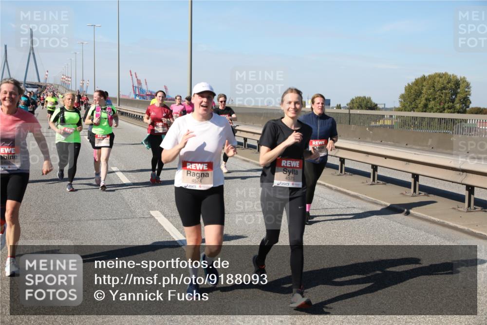 03.10.2025 - Köhlbrandbrückenlauf Yannick Fuchs http://msf.ph/oto/9188093 03.10.2025 12:07:25 Position 3 5402, 4574, 4575 meine-sportfotos.de