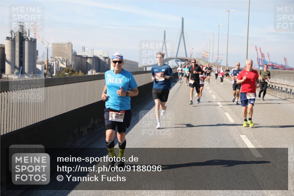 03.10.2025 - Köhlbrandbrückenlauf Yannick Fuchs http://msf.ph/oto/9188096 03.10.2025 11:46:52 Position 3 6092 meine-sportfotos.de