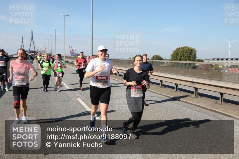 03.10.2025 - Köhlbrandbrückenlauf Yannick Fuchs http://msf.ph/oto/9188097 03.10.2025 12:07:25 Position 3 5402, 4574, 4575 meine-sportfotos.de