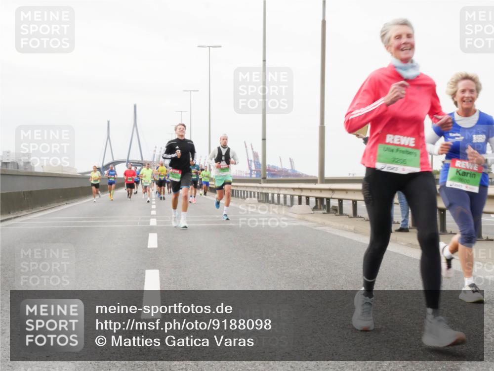 03.10.2025 - Köhlbrandbrückenlauf Matties Gatica Varas http://msf.ph/oto/9188098 03.10.2025 15:52:54 Position 3 7216, 9600 meine-sportfotos.de