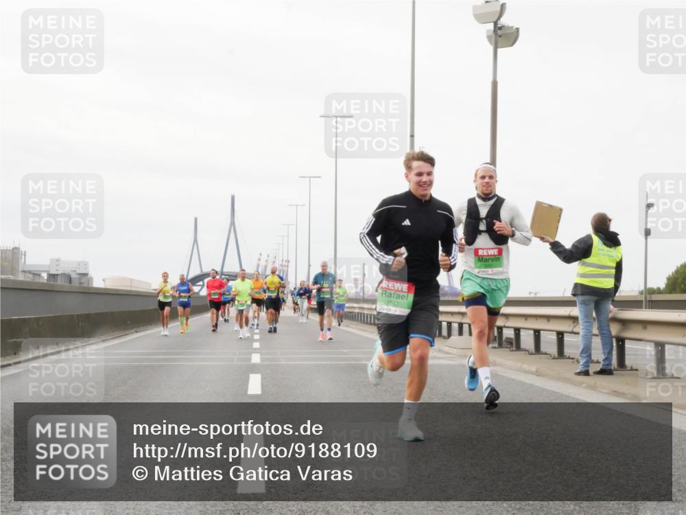 03.10.2025 - Köhlbrandbrückenlauf Matties Gatica Varas http://msf.ph/oto/9188109 03.10.2025 15:52:57 Position 3 7543 meine-sportfotos.de