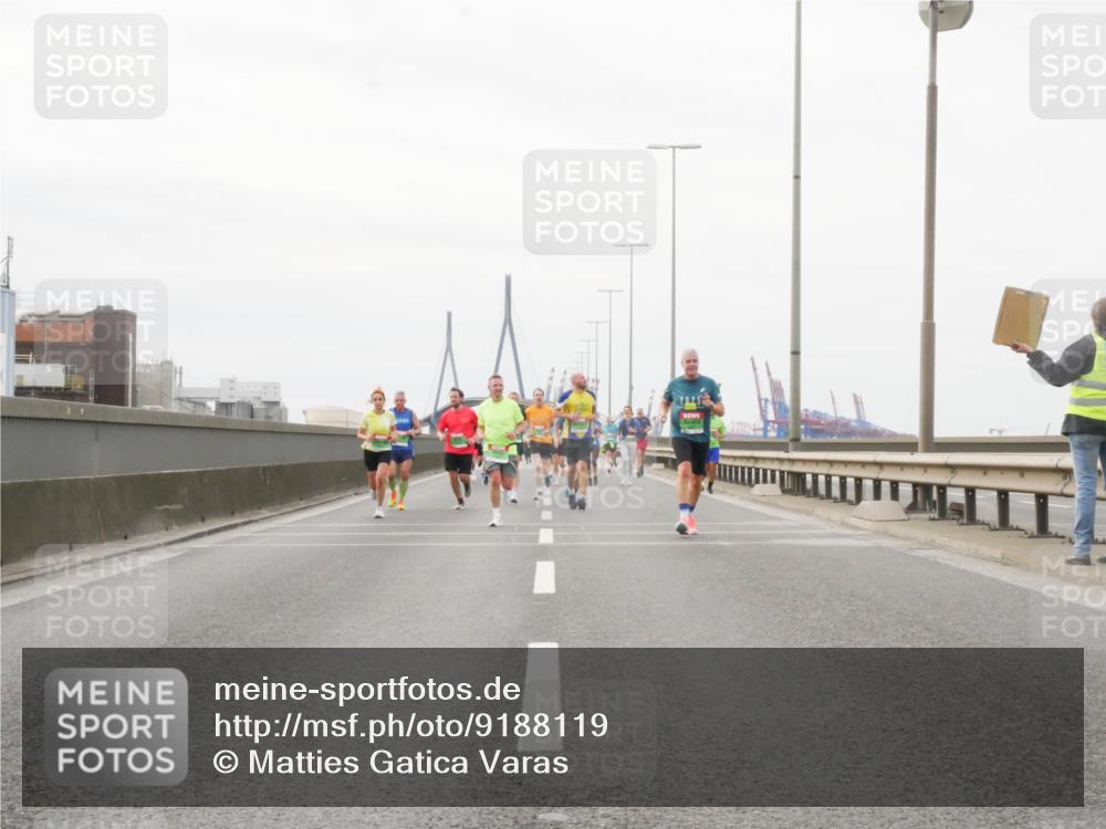 03.10.2025 - Köhlbrandbrückenlauf Matties Gatica Varas http://msf.ph/oto/9188119 03.10.2025 15:52:59 Position 3  meine-sportfotos.de
