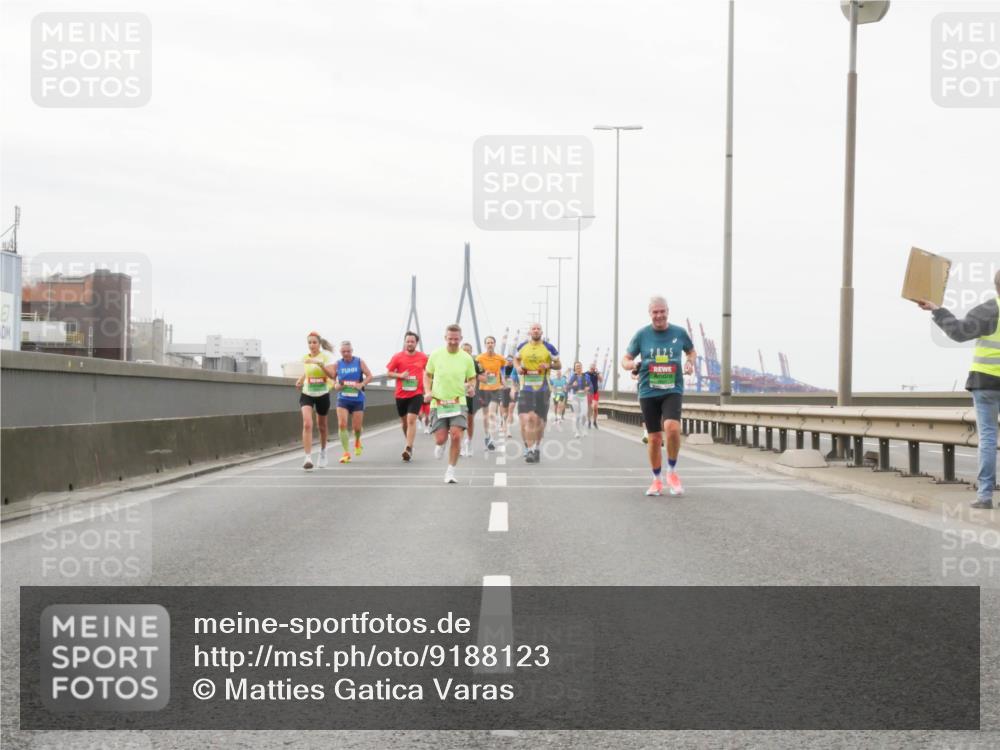 03.10.2025 - Köhlbrandbrückenlauf Matties Gatica Varas http://msf.ph/oto/9188123 03.10.2025 15:53:00 Position 3  meine-sportfotos.de
