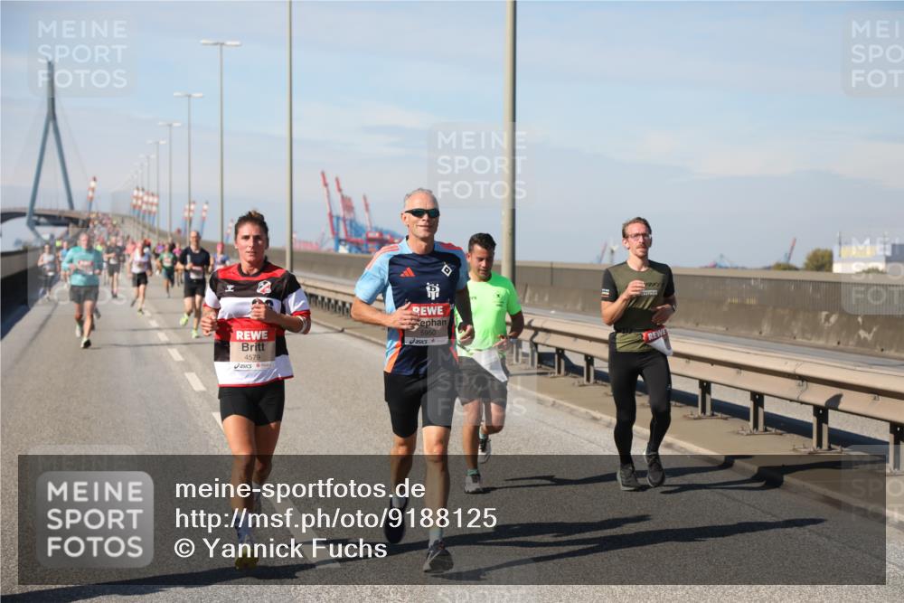 03.10.2025 - Köhlbrandbrückenlauf Yannick Fuchs http://msf.ph/oto/9188125 03.10.2025 11:46:56 Position 3 4579, 5950 meine-sportfotos.de