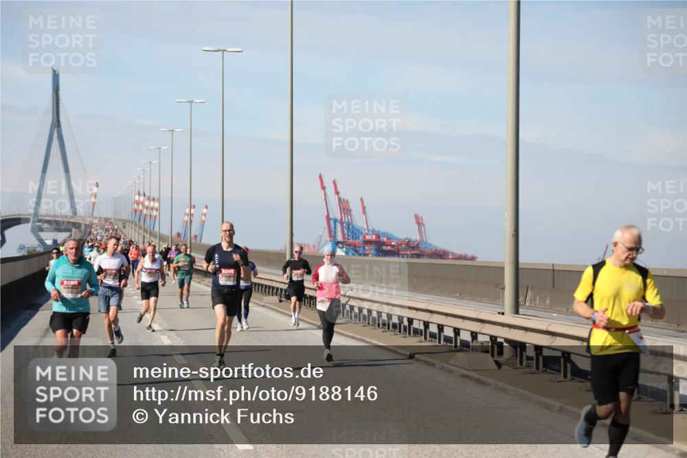 03.10.2025 - Köhlbrandbrückenlauf Yannick Fuchs http://msf.ph/oto/9188146 03.10.2025 11:46:58 Position 3  meine-sportfotos.de