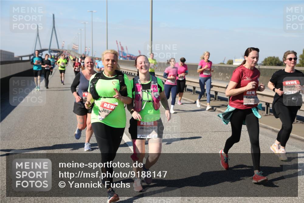 03.10.2025 - Köhlbrandbrückenlauf Yannick Fuchs http://msf.ph/oto/9188147 03.10.2025 12:07:27 Position 3 4, 6412, 6170, 5615 meine-sportfotos.de