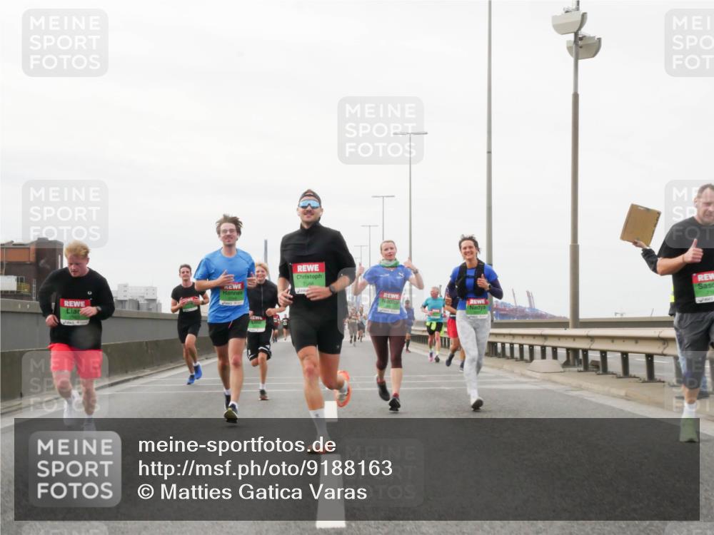 03.10.2025 - Köhlbrandbrückenlauf Matties Gatica Varas http://msf.ph/oto/9188163 03.10.2025 15:53:09 Position 3 7588 meine-sportfotos.de