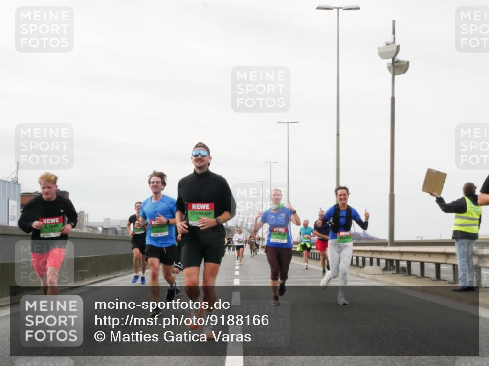 03.10.2025 - Köhlbrandbrückenlauf Matties Gatica Varas http://msf.ph/oto/9188166 03.10.2025 15:53:09 Position 3  meine-sportfotos.de