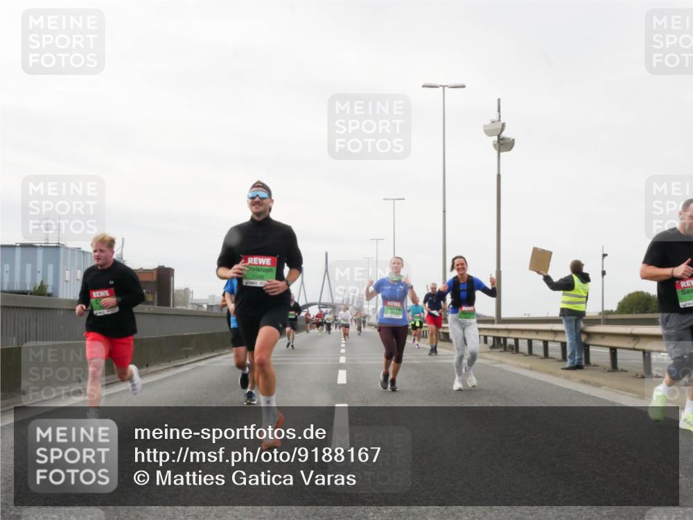 03.10.2025 - Köhlbrandbrückenlauf Matties Gatica Varas http://msf.ph/oto/9188167 03.10.2025 15:53:10 Position 3 7588 meine-sportfotos.de