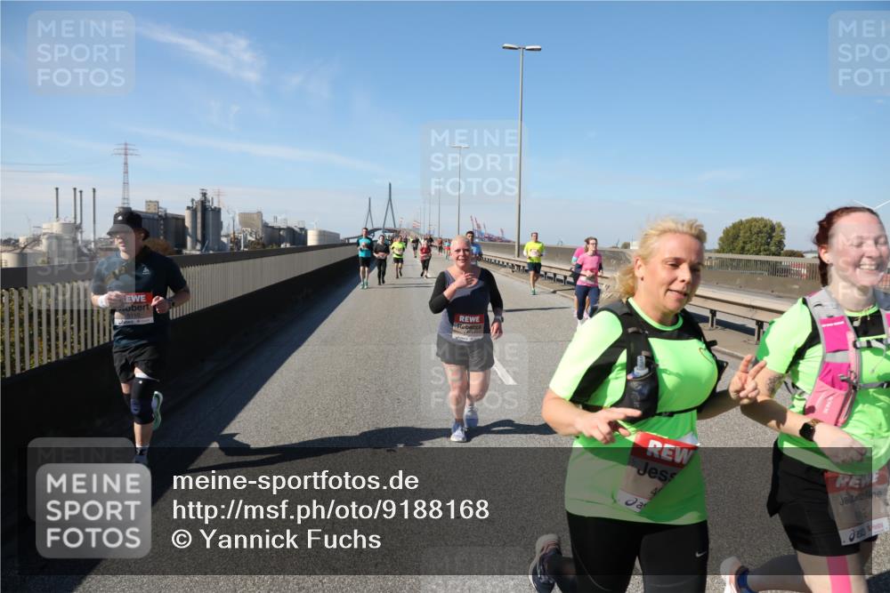 03.10.2025 - Köhlbrandbrückenlauf Yannick Fuchs http://msf.ph/oto/9188168 03.10.2025 12:07:29 Position 3 5110, 4, 62 meine-sportfotos.de