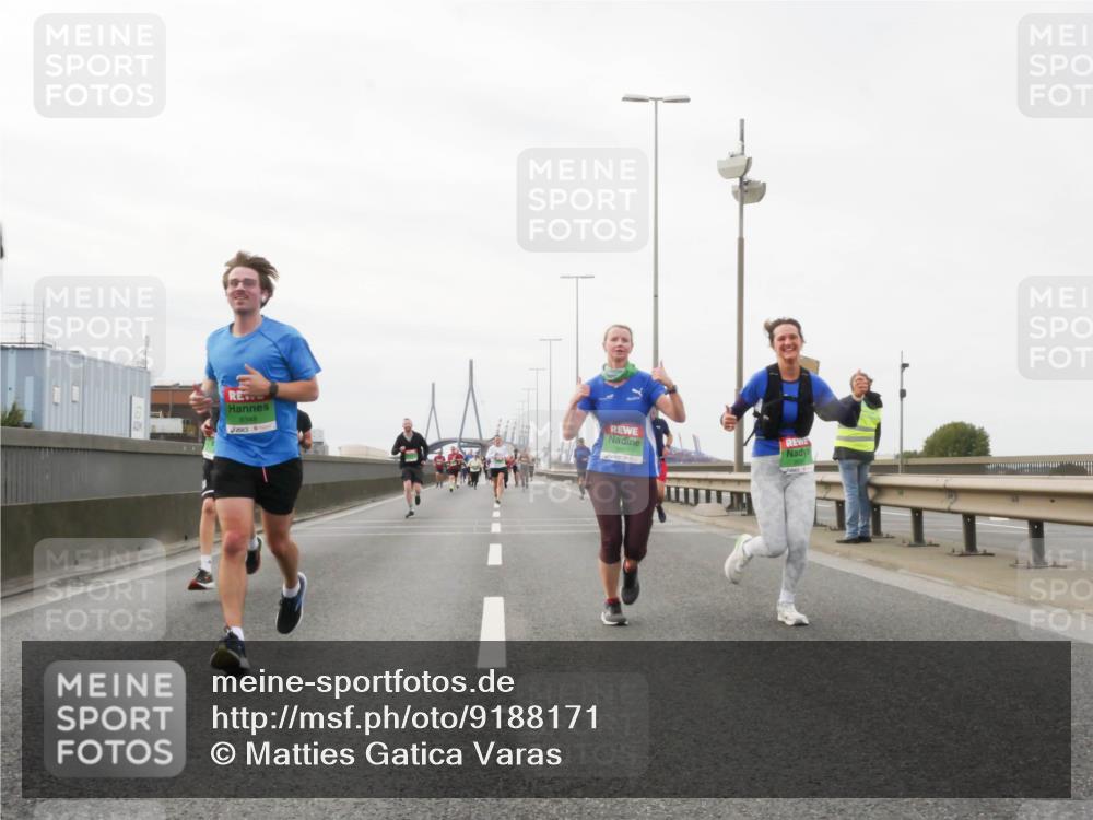 03.10.2025 - Köhlbrandbrückenlauf Matties Gatica Varas http://msf.ph/oto/9188171 03.10.2025 15:53:11 Position 3  meine-sportfotos.de