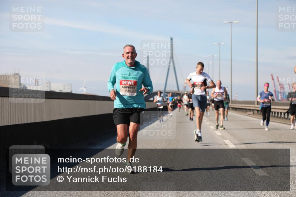 03.10.2025 - Köhlbrandbrückenlauf Yannick Fuchs http://msf.ph/oto/9188184 03.10.2025 11:47:02 Position 3 5948 meine-sportfotos.de