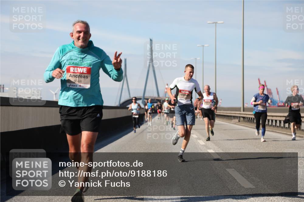 03.10.2025 - Köhlbrandbrückenlauf Yannick Fuchs http://msf.ph/oto/9188186 03.10.2025 11:47:03 Position 3 5948 meine-sportfotos.de