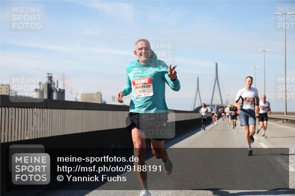 03.10.2025 - Köhlbrandbrückenlauf Yannick Fuchs http://msf.ph/oto/9188191 03.10.2025 11:47:03 Position 3 5948 meine-sportfotos.de