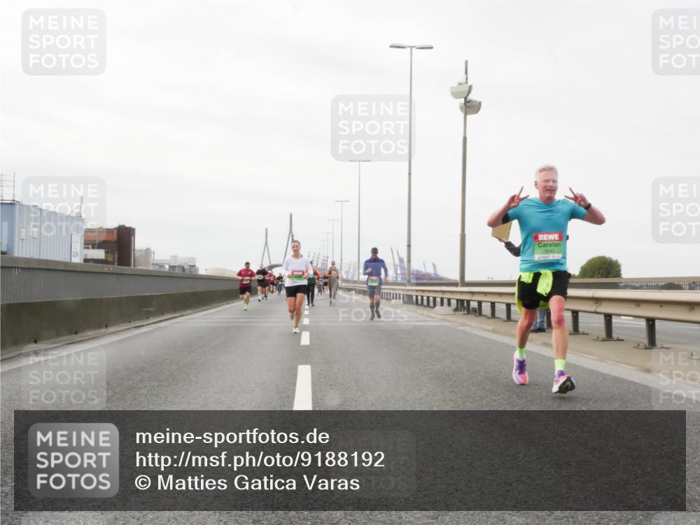03.10.2025 - Köhlbrandbrückenlauf Matties Gatica Varas http://msf.ph/oto/9188192 03.10.2025 15:53:16 Position 3  meine-sportfotos.de