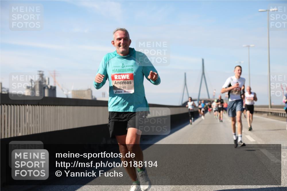 03.10.2025 - Köhlbrandbrückenlauf Yannick Fuchs http://msf.ph/oto/9188194 03.10.2025 11:47:03 Position 3 5948 meine-sportfotos.de