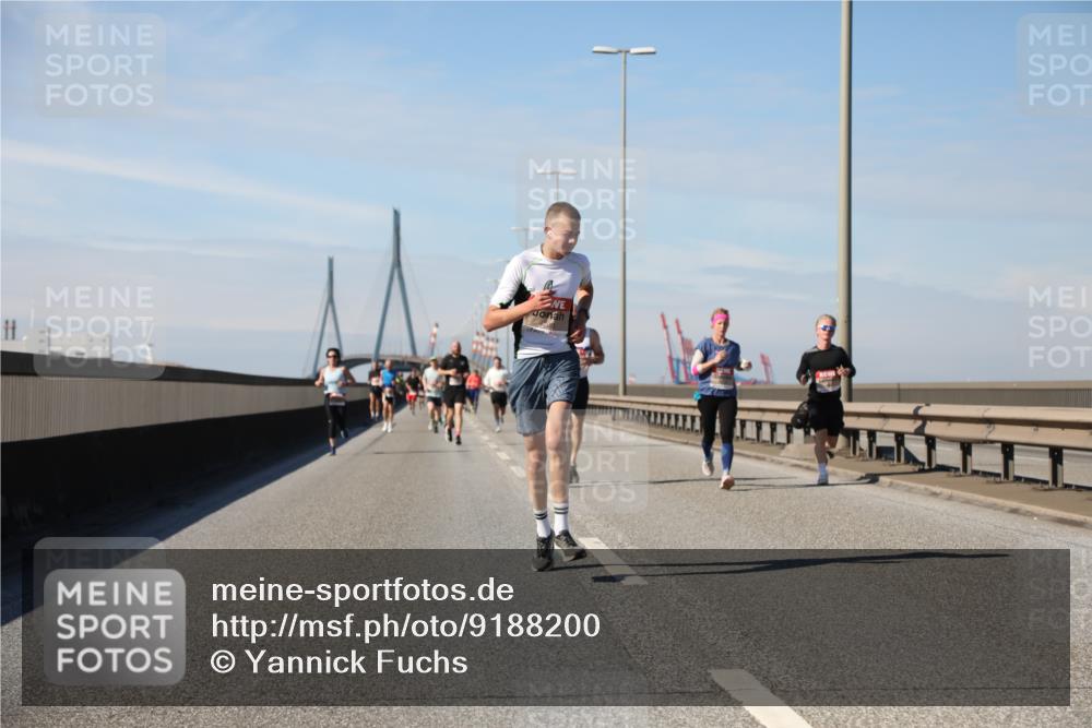 03.10.2025 - Köhlbrandbrückenlauf Yannick Fuchs http://msf.ph/oto/9188200 03.10.2025 11:47:04 Position 3  meine-sportfotos.de