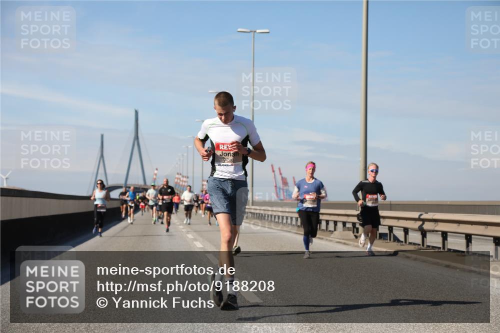 03.10.2025 - Köhlbrandbrückenlauf Yannick Fuchs http://msf.ph/oto/9188208 03.10.2025 11:47:04 Position 3 4208 meine-sportfotos.de