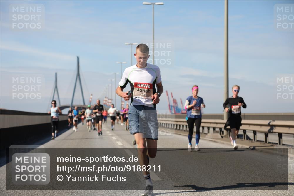 03.10.2025 - Köhlbrandbrückenlauf Yannick Fuchs http://msf.ph/oto/9188211 03.10.2025 11:47:05 Position 3 4208 meine-sportfotos.de