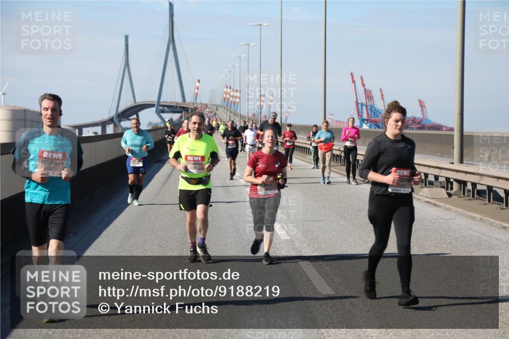 03.10.2025 - Köhlbrandbrückenlauf Yannick Fuchs http://msf.ph/oto/9188219 03.10.2025 12:07:32 Position 3 4582, 5120 meine-sportfotos.de