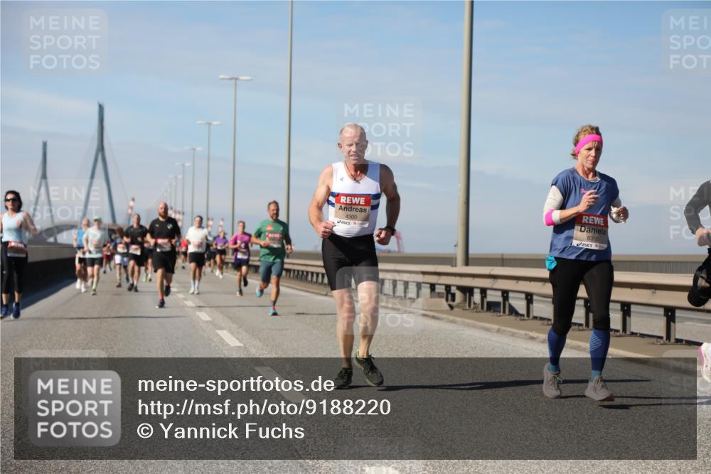 03.10.2025 - Köhlbrandbrückenlauf Yannick Fuchs http://msf.ph/oto/9188220 03.10.2025 11:47:07 Position 3 4300, 6315 meine-sportfotos.de