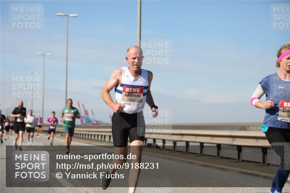 03.10.2025 - Köhlbrandbrückenlauf Yannick Fuchs http://msf.ph/oto/9188231 03.10.2025 11:47:08 Position 3 4300, 63 meine-sportfotos.de