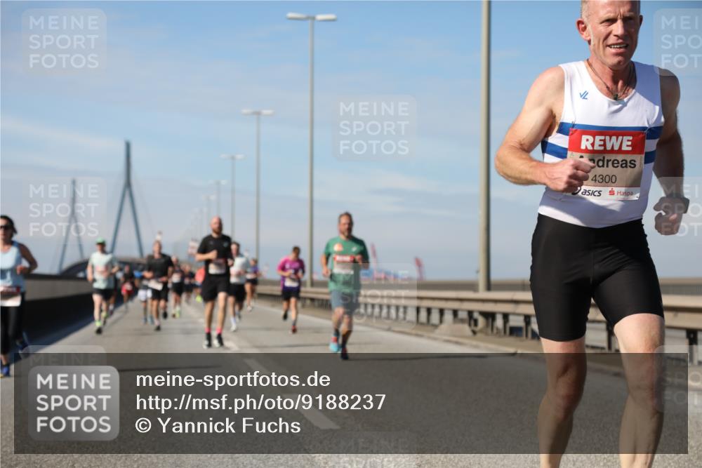 03.10.2025 - Köhlbrandbrückenlauf Yannick Fuchs http://msf.ph/oto/9188237 03.10.2025 11:47:08 Position 3 4300 meine-sportfotos.de