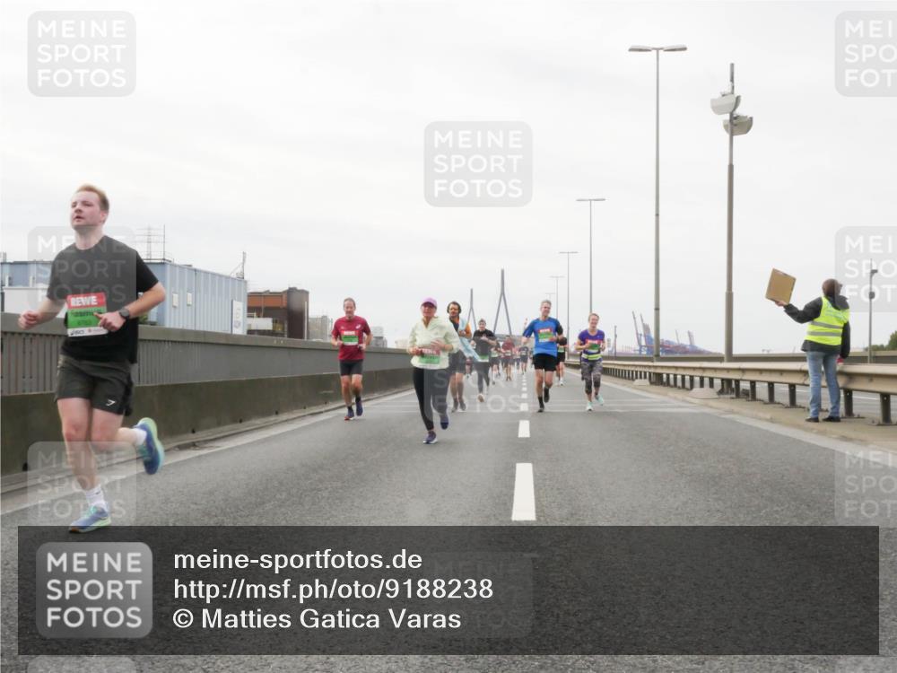 03.10.2025 - Köhlbrandbrückenlauf Matties Gatica Varas http://msf.ph/oto/9188238 03.10.2025 15:53:26 Position 3 8763 meine-sportfotos.de