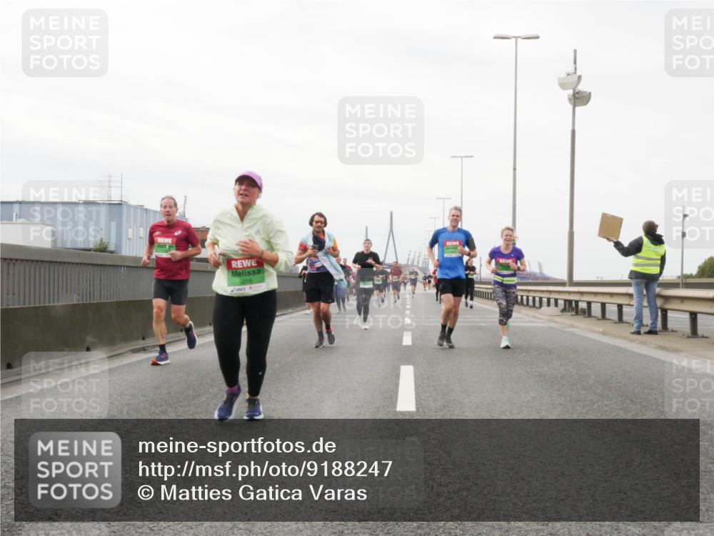 03.10.2025 - Köhlbrandbrückenlauf Matties Gatica Varas http://msf.ph/oto/9188247 03.10.2025 15:53:28 Position 3 218 meine-sportfotos.de