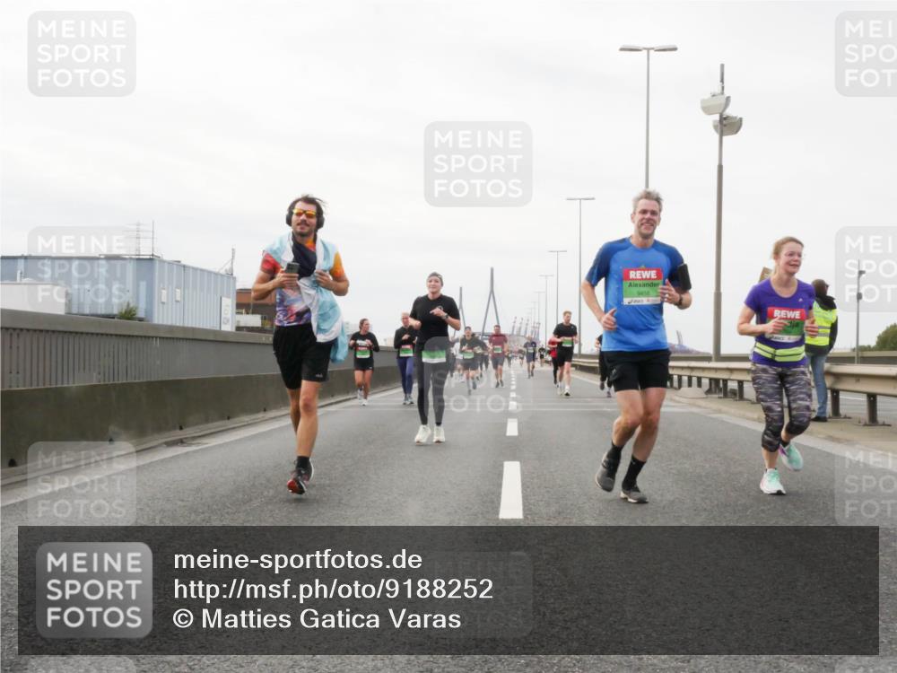 03.10.2025 - Köhlbrandbrückenlauf Matties Gatica Varas http://msf.ph/oto/9188252 03.10.2025 15:53:29 Position 3 9458 meine-sportfotos.de