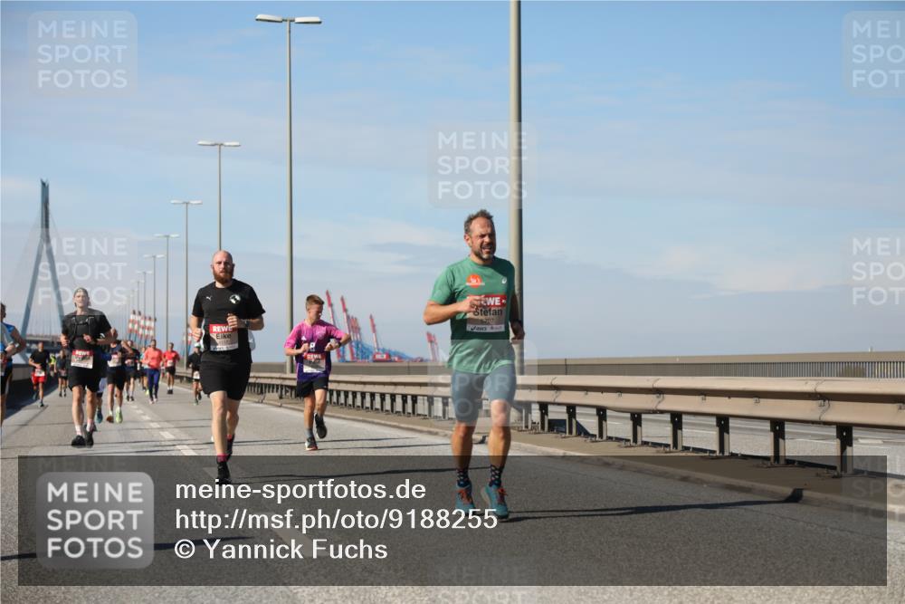 03.10.2025 - Köhlbrandbrückenlauf Yannick Fuchs http://msf.ph/oto/9188255 03.10.2025 11:47:10 Position 3 4117, 5707 meine-sportfotos.de