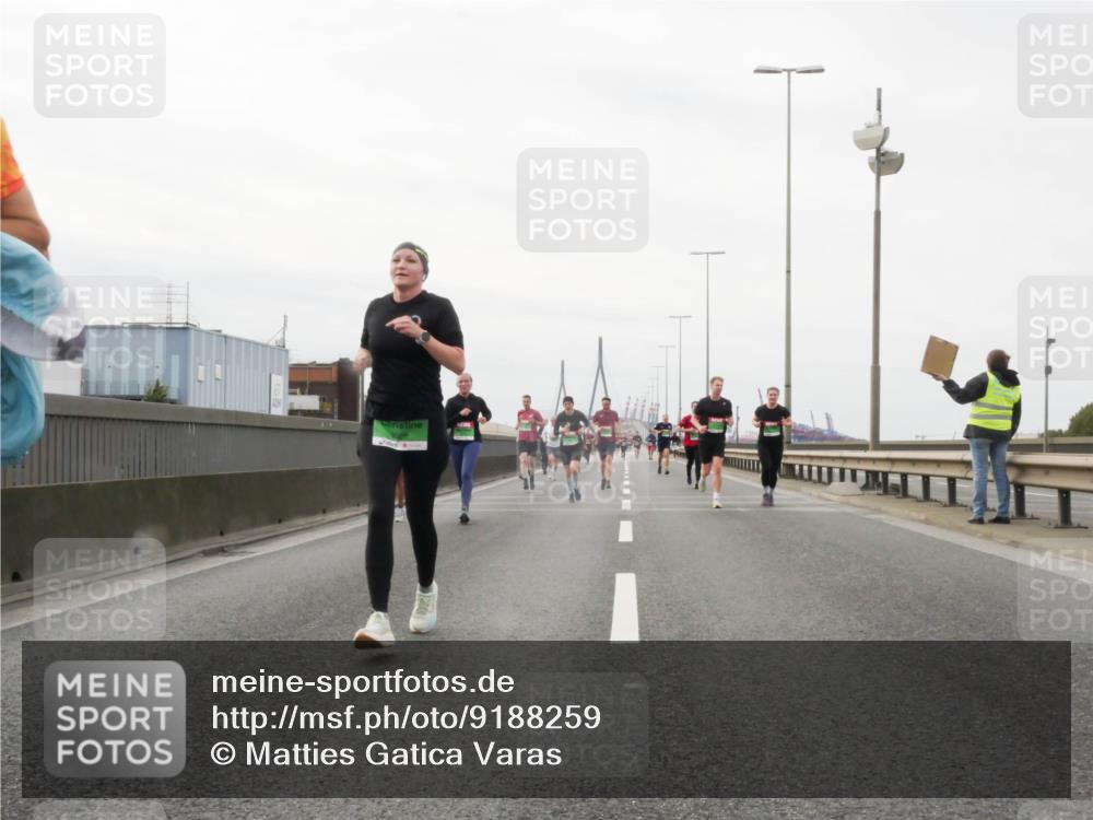 03.10.2025 - Köhlbrandbrückenlauf Matties Gatica Varas http://msf.ph/oto/9188259 03.10.2025 15:53:31 Position 3  meine-sportfotos.de