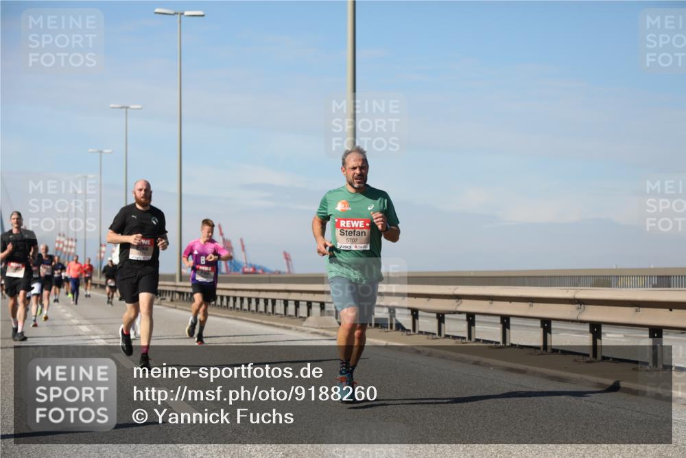 03.10.2025 - Köhlbrandbrückenlauf Yannick Fuchs http://msf.ph/oto/9188260 03.10.2025 11:47:10 Position 3 5707 meine-sportfotos.de