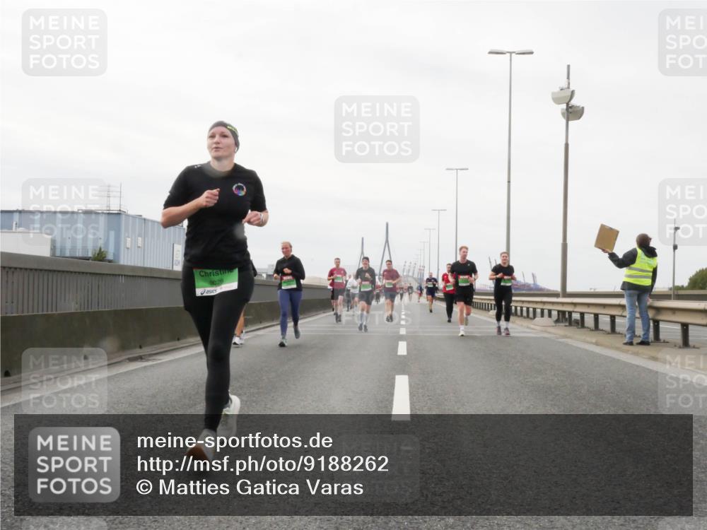 03.10.2025 - Köhlbrandbrückenlauf Matties Gatica Varas http://msf.ph/oto/9188262 03.10.2025 15:53:31 Position 3 9028 meine-sportfotos.de
